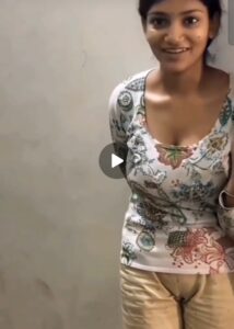 18+ MeMe: What’s in front of har?🤣