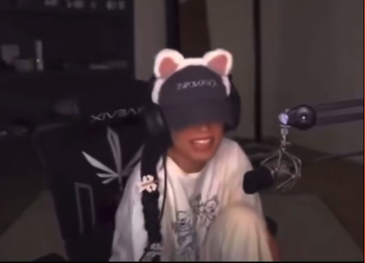 18+ MeMe: doing things on live stream🤣