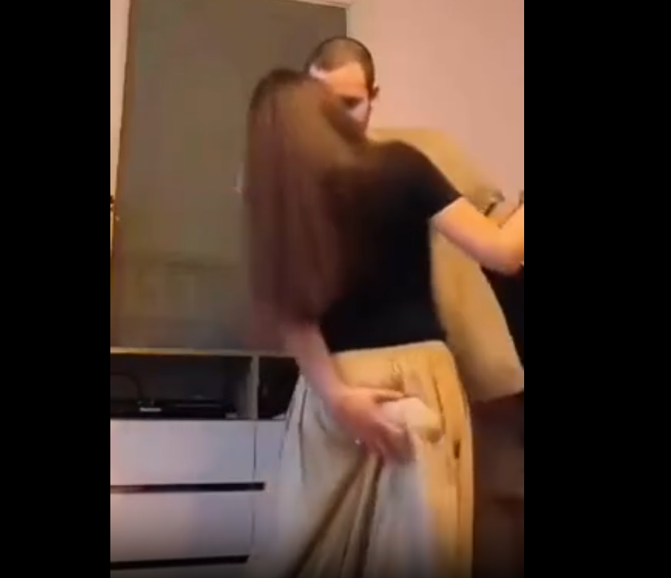 18+ MeMe: Playing with stepsis🤣