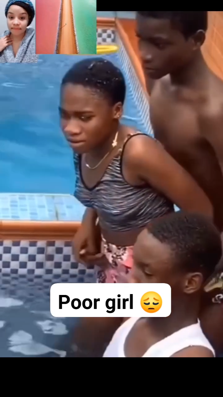 Teenz fvck in a pool