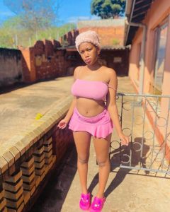 See Hornny teen touching puxssy from Delta state Nigeria