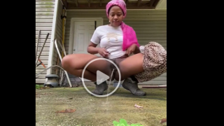Trending Ghana girl Doing this