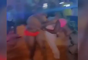 Bo0bs Out As 2 Nigerian Cl b G rls Get Ca ght F ghting Over A Man In P blic