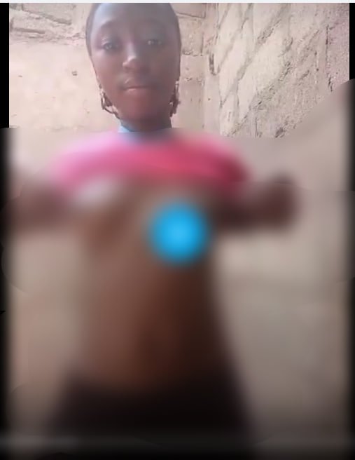 Azigi Of Krubo SHS Girl Showing Things Online